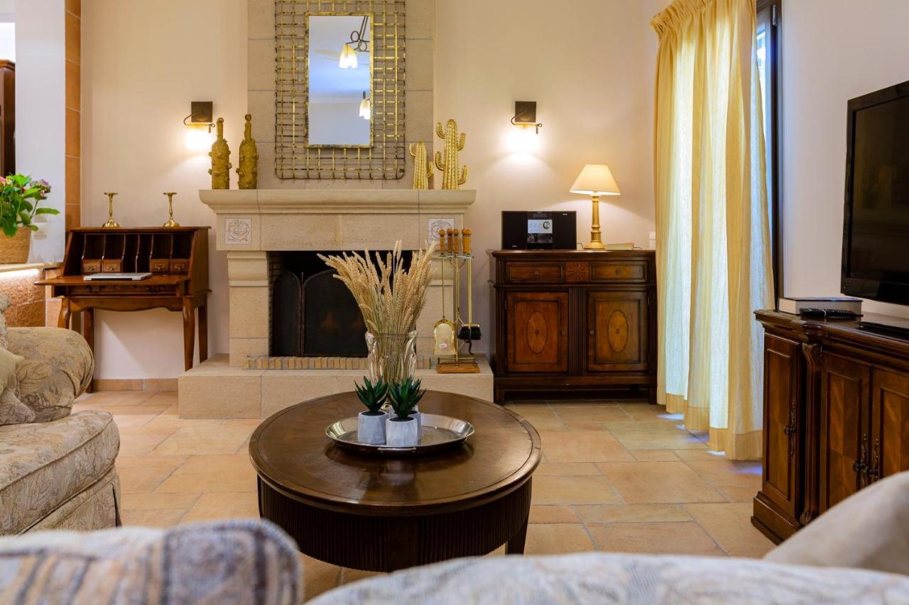 Solaris Methea- Luxury Central Villa By The Castle Kassiopi Exterior foto