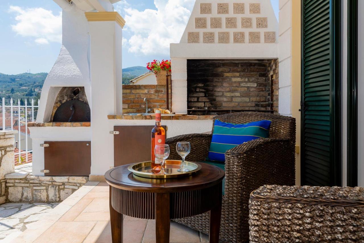 Solaris Methea- Luxury Central Villa By The Castle Kassiopi Exterior foto
