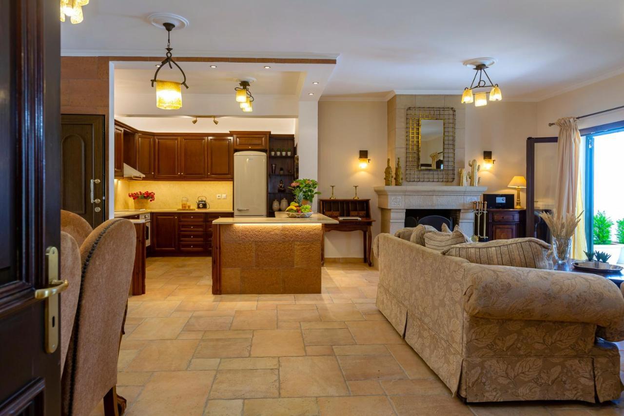 Solaris Methea- Luxury Central Villa By The Castle Kassiopi Exterior foto