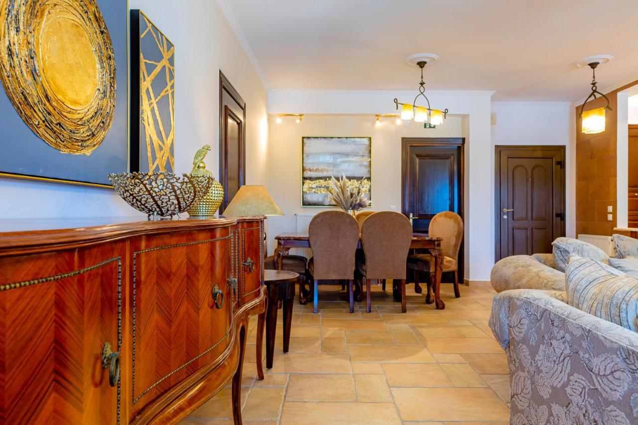Solaris Methea- Luxury Central Villa By The Castle Kassiopi Exterior foto
