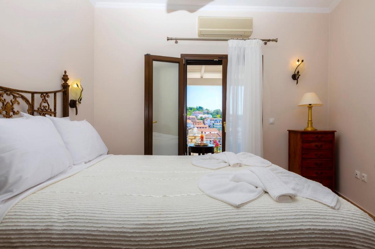Solaris Methea- Luxury Central Villa By The Castle Kassiopi Exterior foto